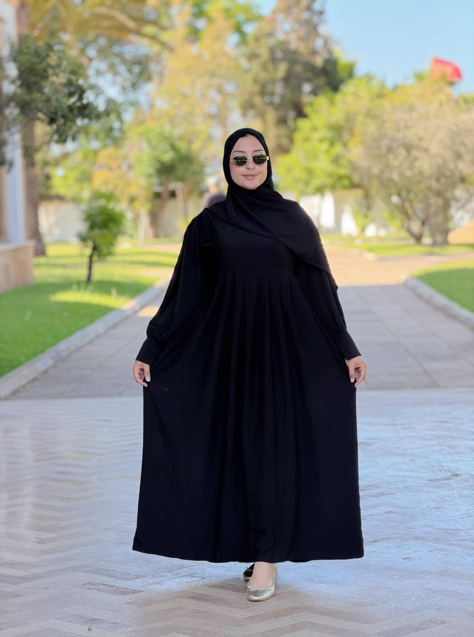 عباية سوداء مع الطرحة – أنيقة ومستورة 🖤